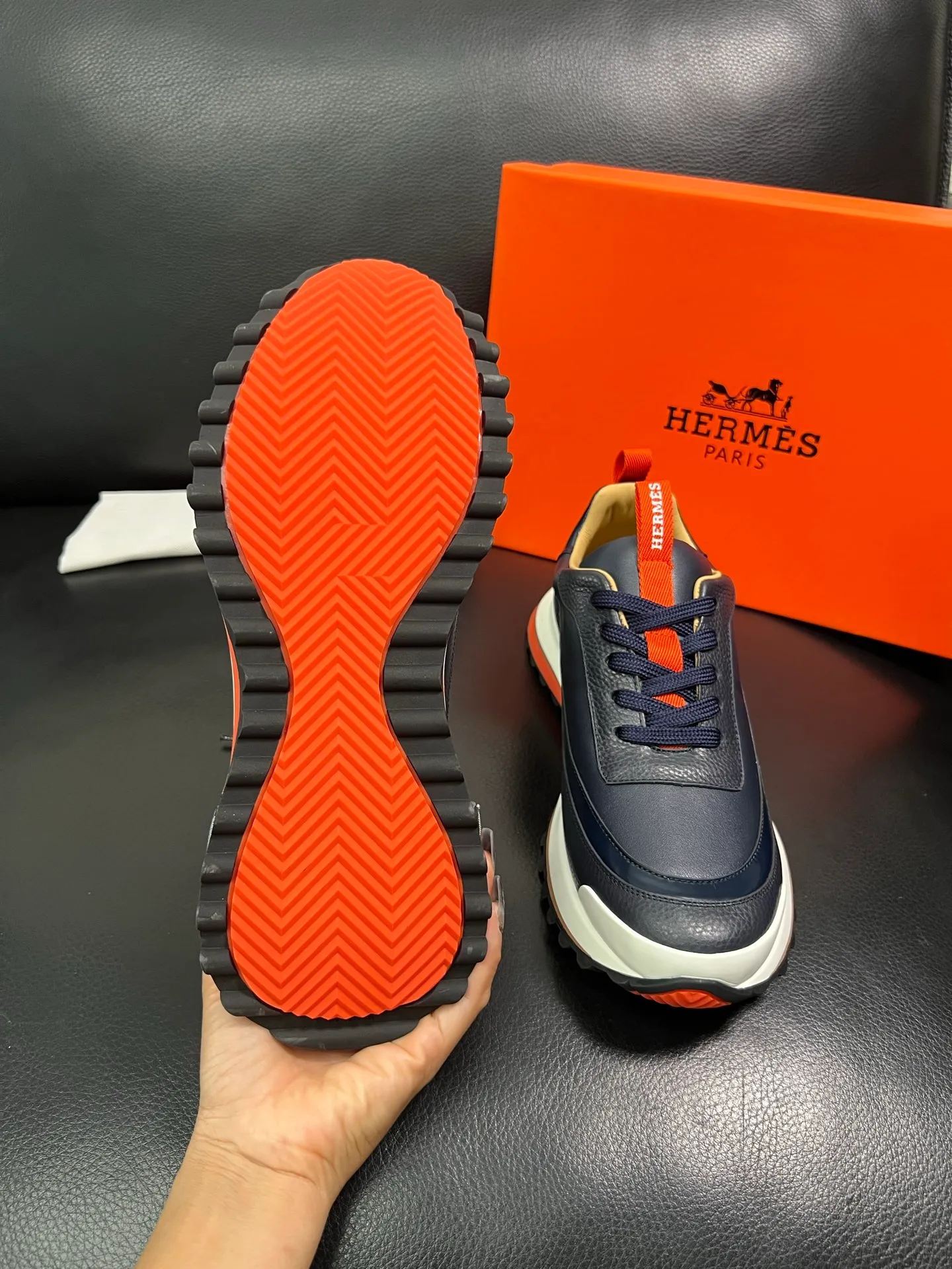 Men's shoes 💰800 Hermes top purchasing Hermes counters are on sale simultaneously with original factory configuration, original cowhide fabrics imported from Italy, high-quality splicing technology, fully imported water-dyed cowhide linings, soles: original soles specially provided by the factory are super comfortable, the original factory follows the order and high quality, you can enter and exit the counter at will, welcome to compare at the counter, code number 39-44 (customized 38 45) 85863